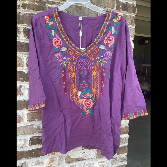 3/$15 💐🦄Beautiful Top💐🦄 - Picture 2 of 6